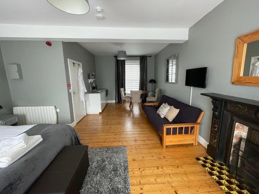 6 New Street Selfcatering Bnb Studio 1 بانتري المظهر الخارجي الصورة